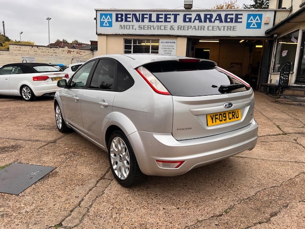 Used Ford Focus 2009 for sale - 76238686: Photo 4