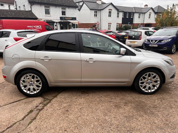 Used Ford Focus 2009 for sale - 76238686: Photo 8