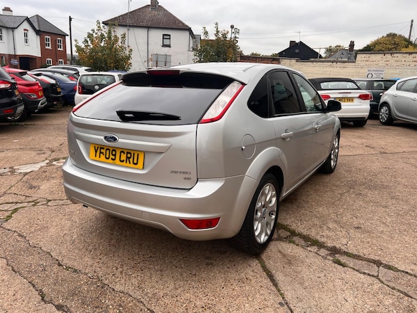 Used Ford Focus 2009 for sale - 76238686: Photo 9