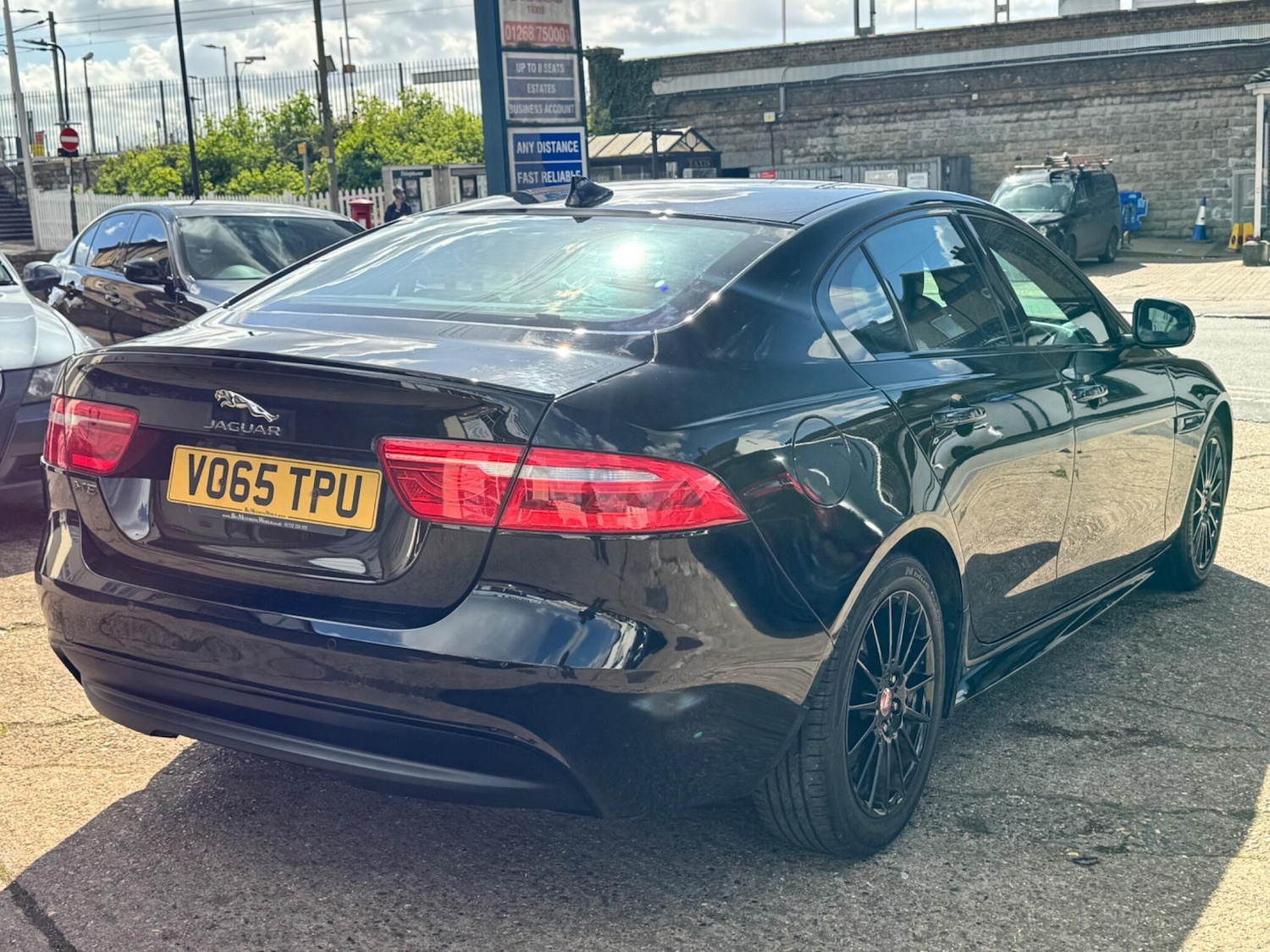 Used Jaguar XE 2015 for sale - 78058347: Photo 10