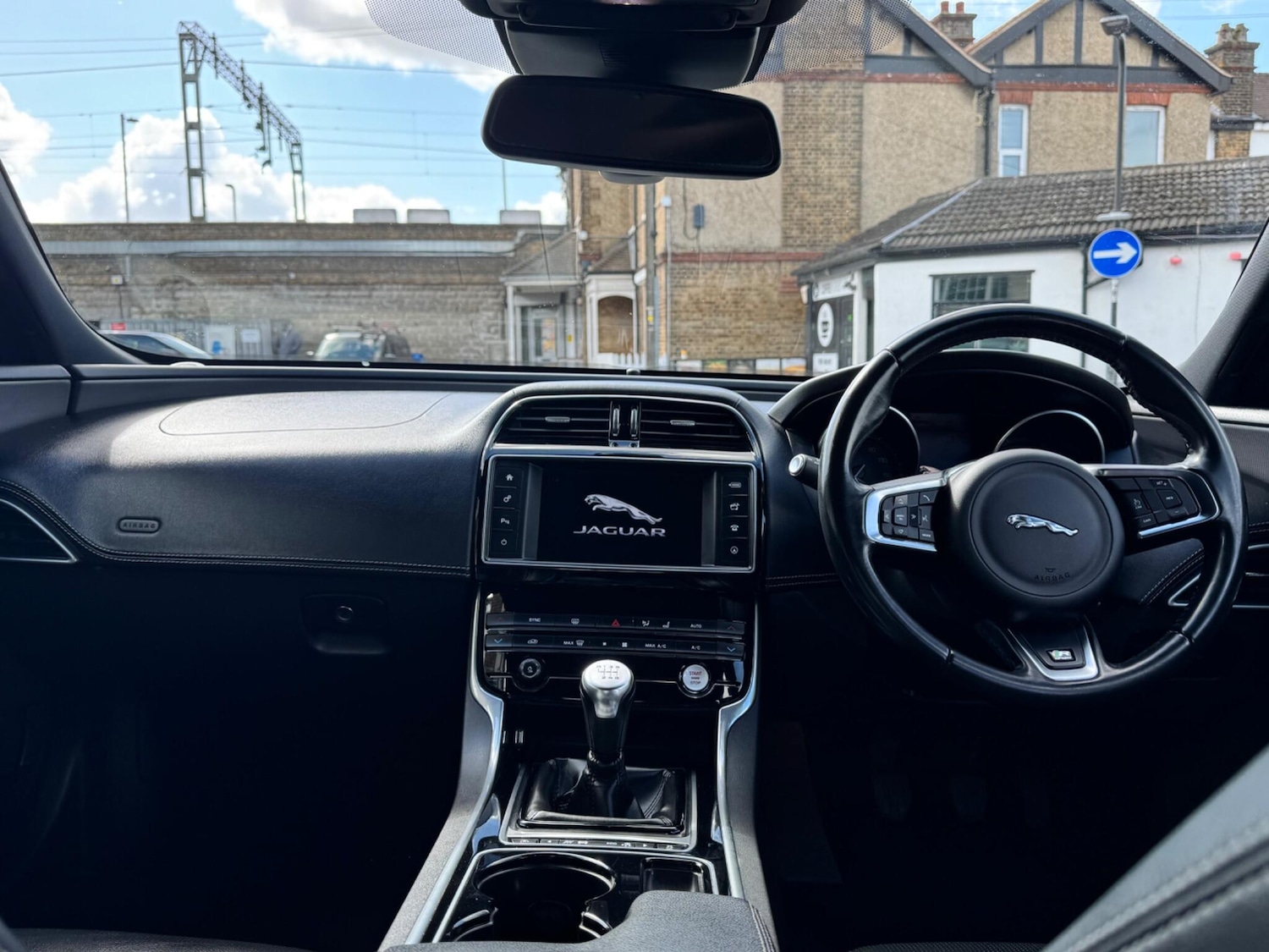 Used Jaguar XE 2015 for sale - 78058347: Photo 11