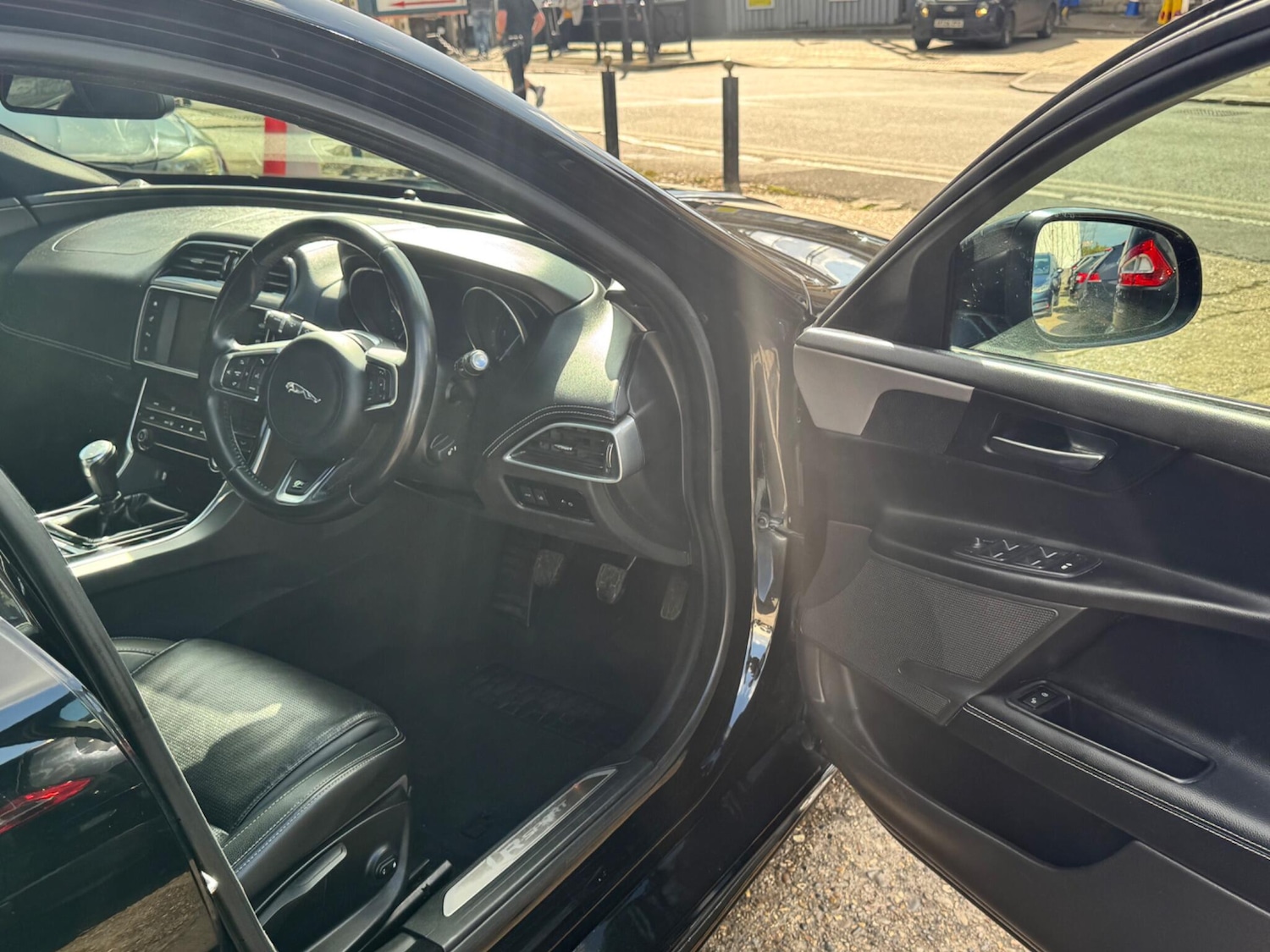 Used Jaguar XE 2015 for sale - 78058347: Photo 18