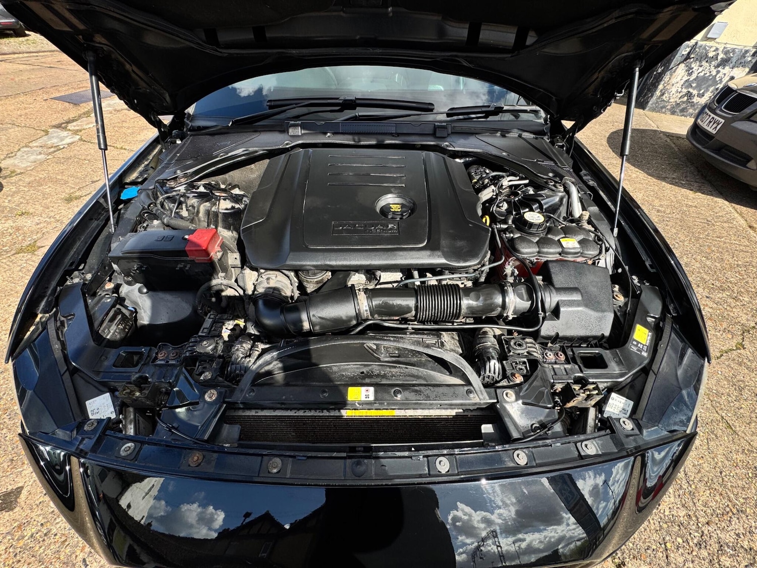 Used Jaguar XE 2015 for sale - 78058347: Photo 19