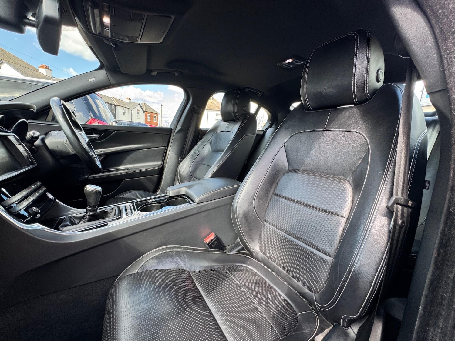 Used Jaguar XE 2015 for sale - 78058347: Photo 28