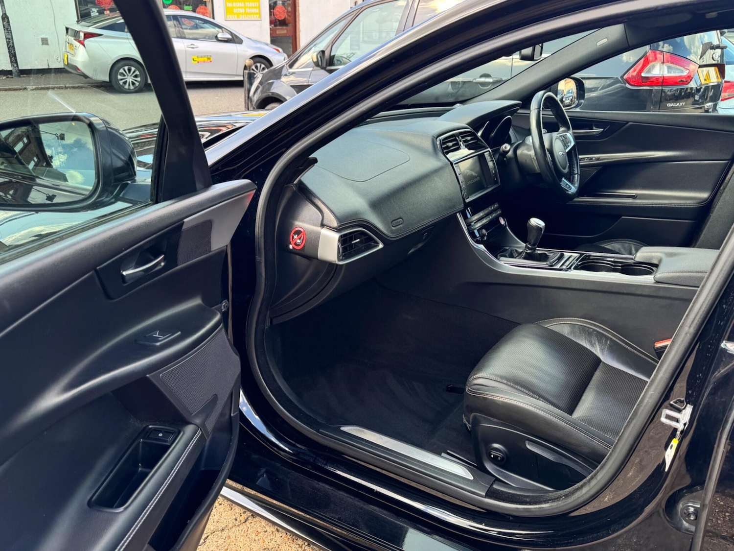 Used Jaguar XE 2015 for sale - 78058347: Photo 30