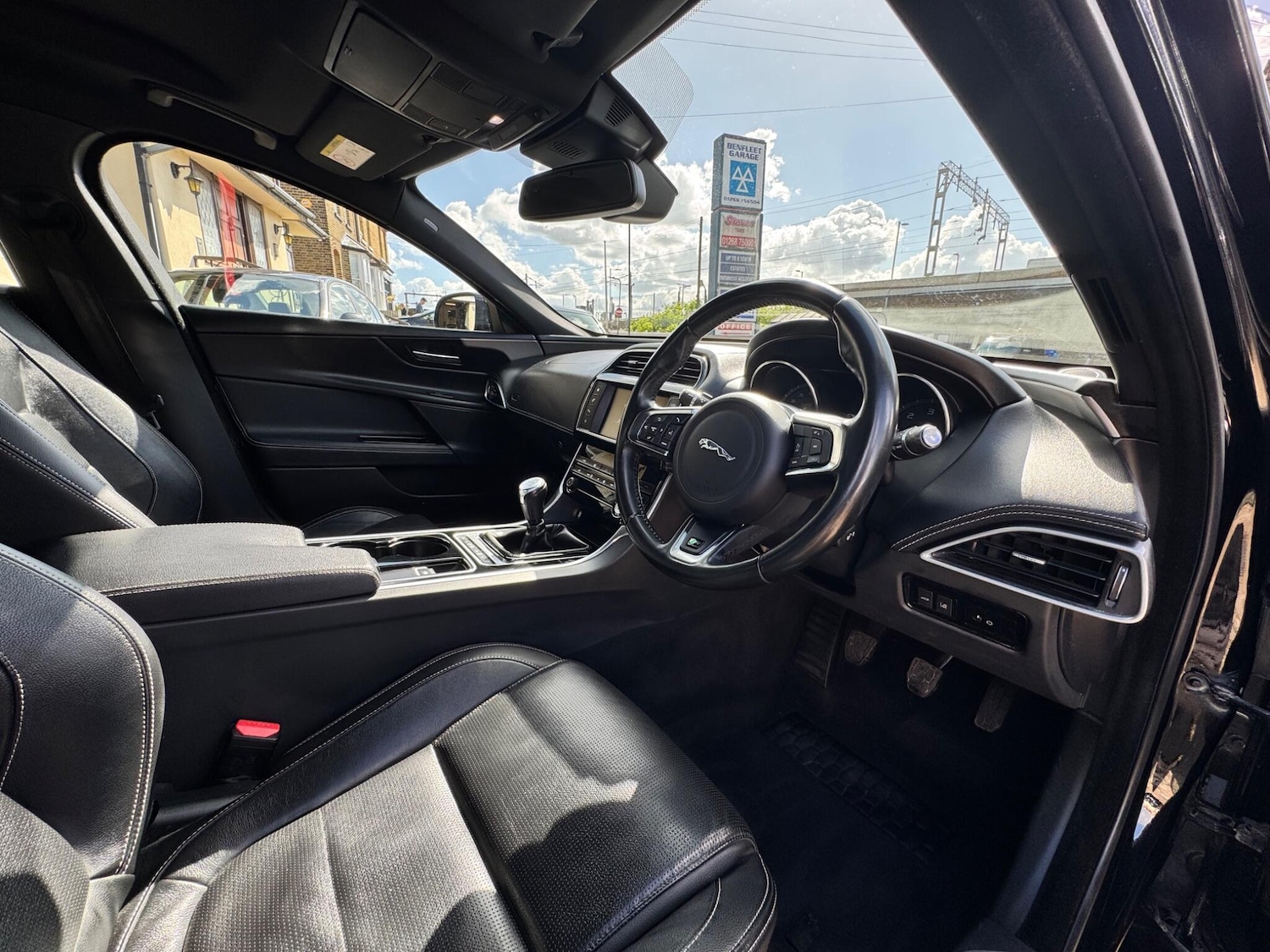 Used Jaguar XE 2015 for sale - 78058347: Photo 32