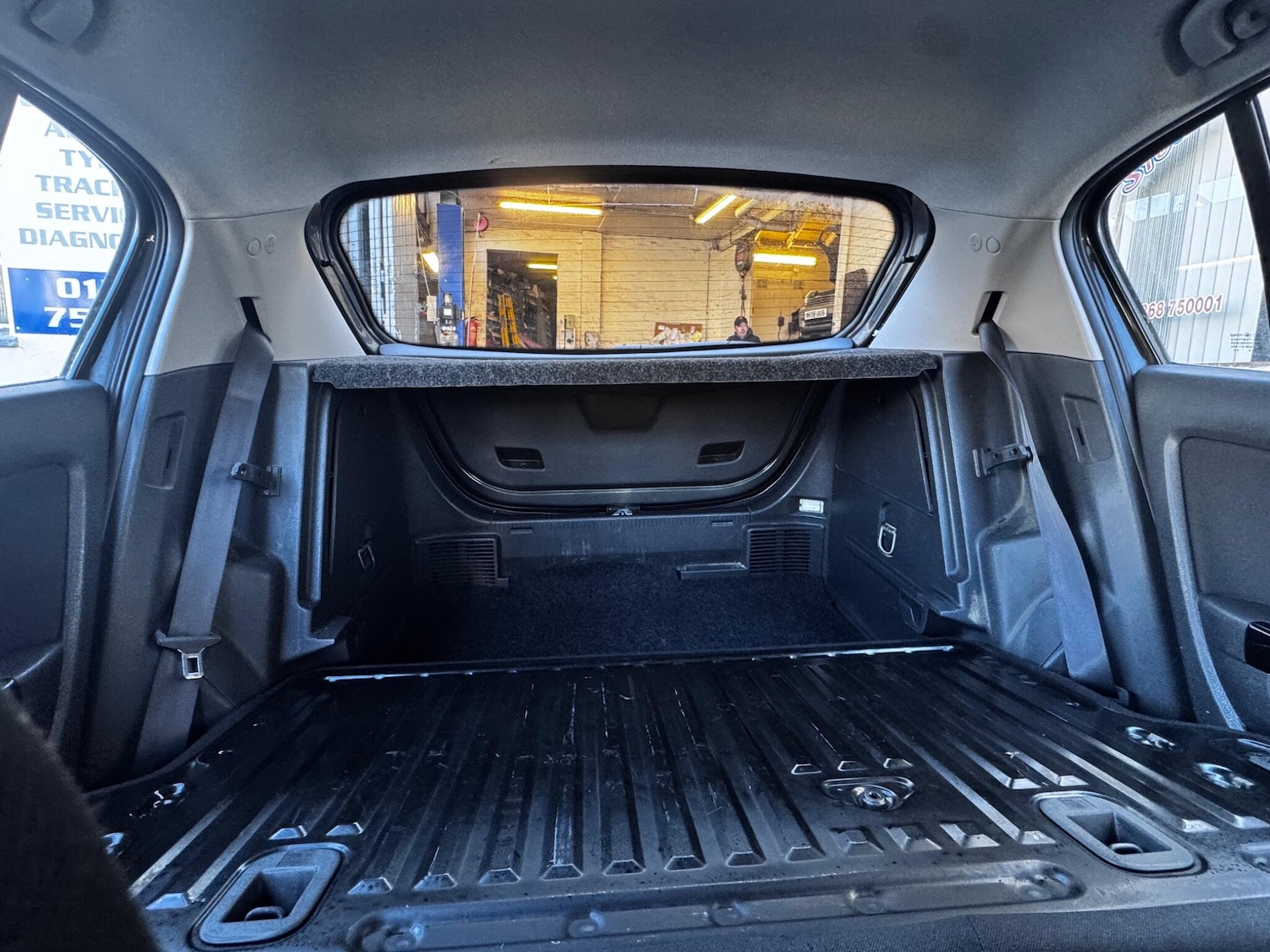 Used Vauxhall Corsa 2014 for sale - 77611432: Photo 28