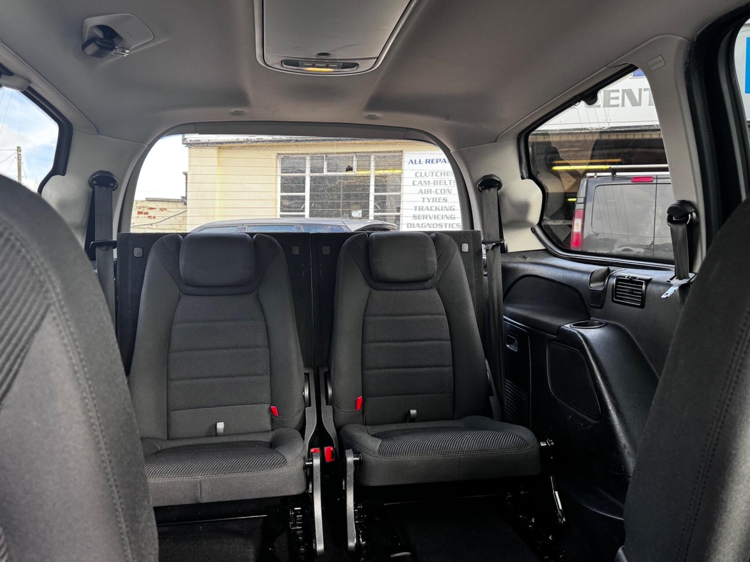 Used Ford Galaxy 2010 for sale - 77683614: Photo 32