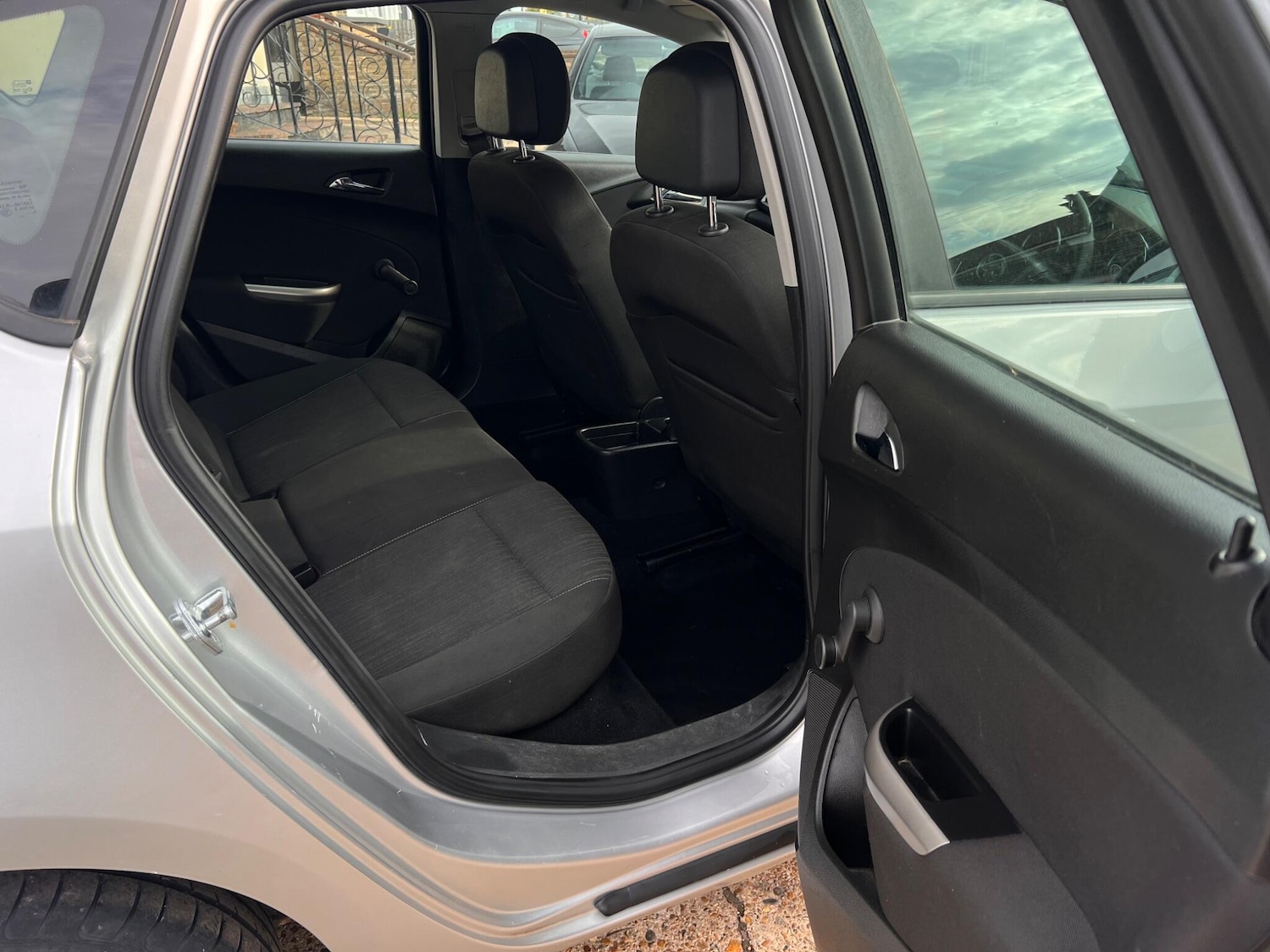 Used Vauxhall Astra 2010 for sale - 76440691: Photo 21