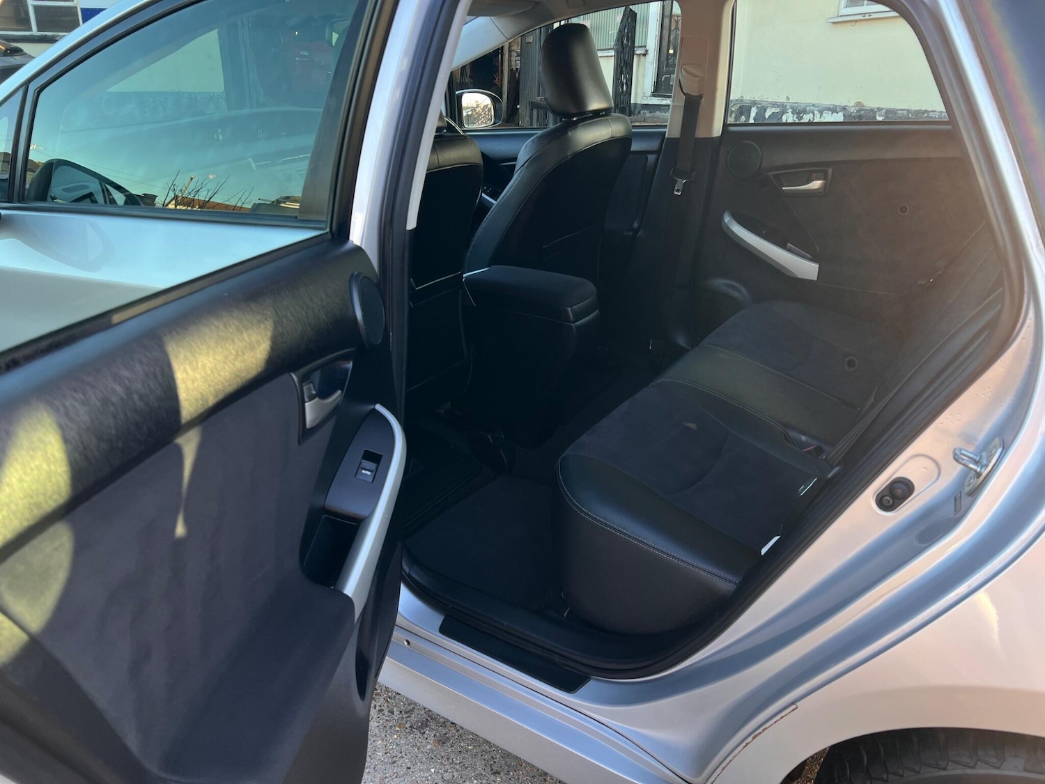 Used Toyota Prius 2012 for sale - 76936454: Photo 32