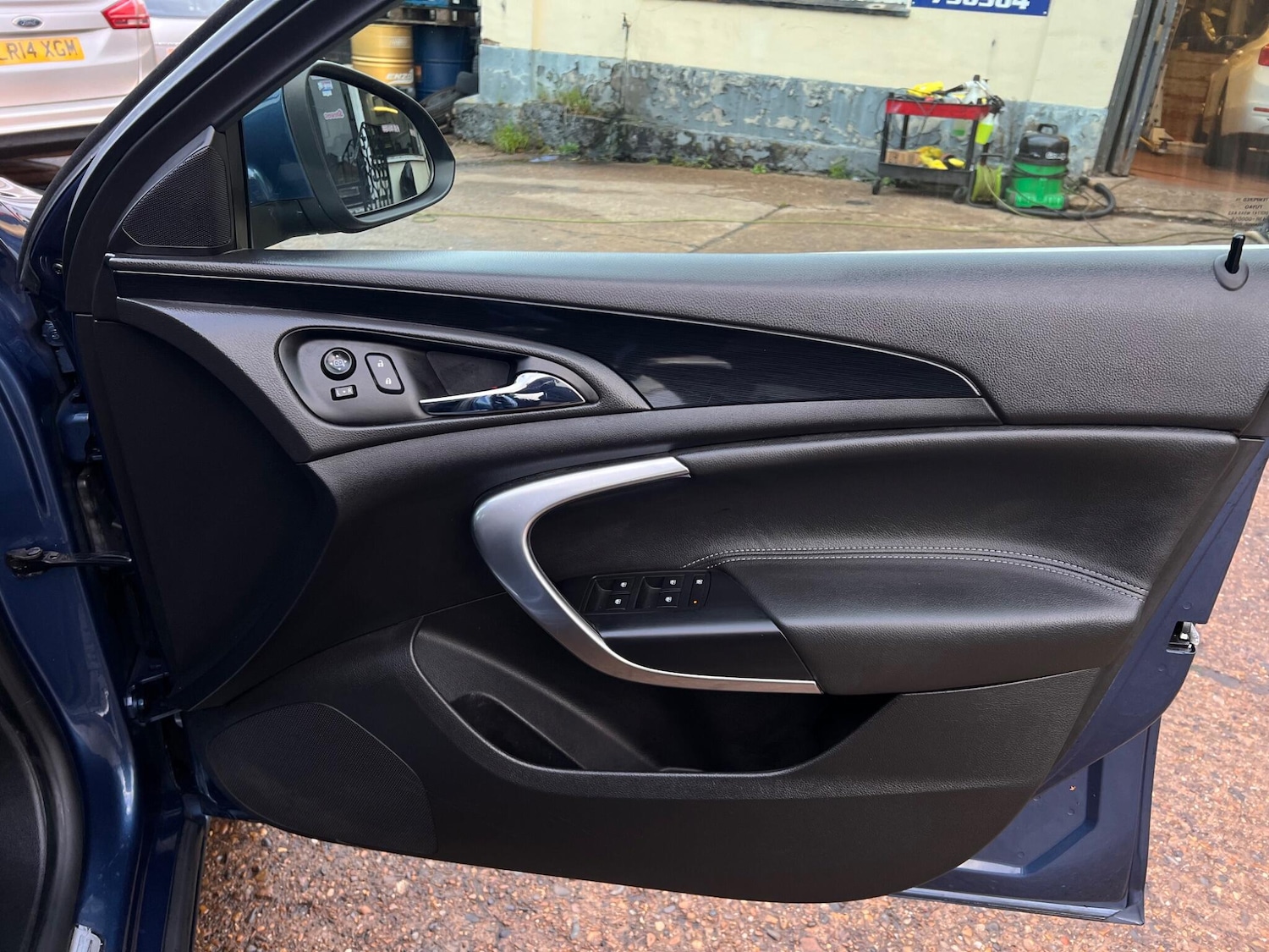 Used Vauxhall Insignia 2015 for sale - 76688779: Photo 29