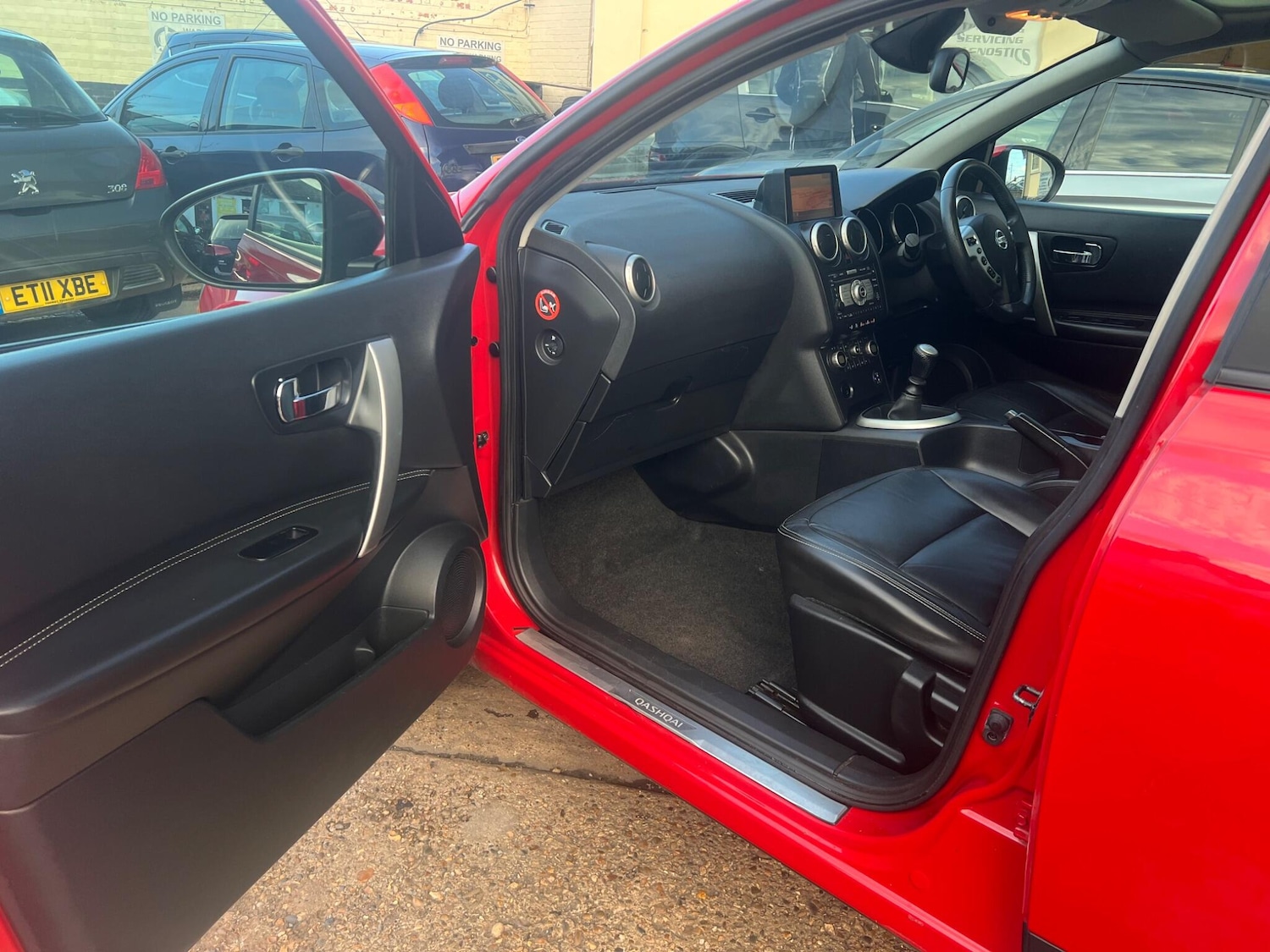 Used Nissan Qashqai 2009 for sale - 76388049: Photo 24