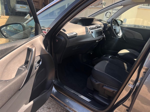Used Citroen C4 Grand Picasso 2017 for sale - 76166736: Photo 16