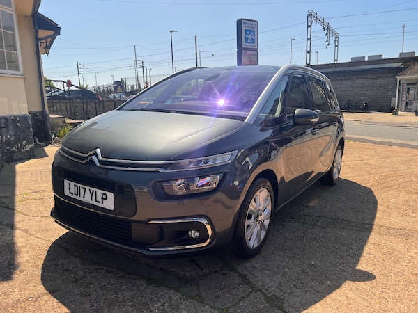 Used Citroen C4 Grand Picasso 2017 for sale - 76166736: Photo 3