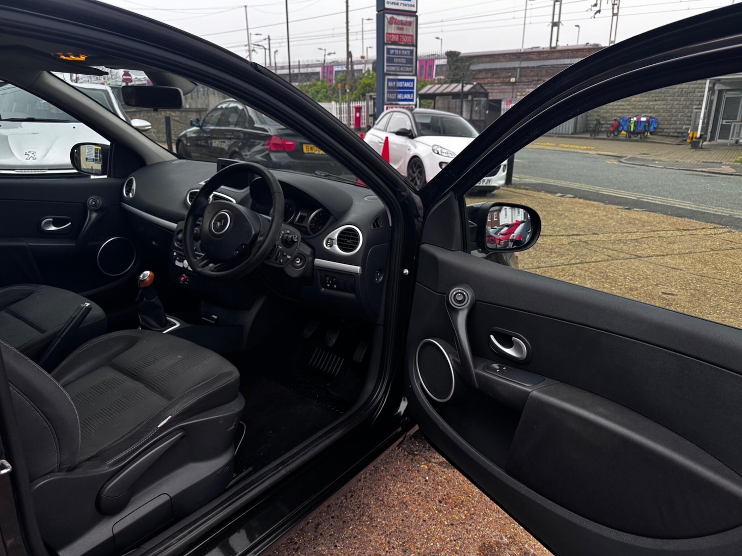 Used Renault Clio 2010 for sale - 77783177: Photo 12