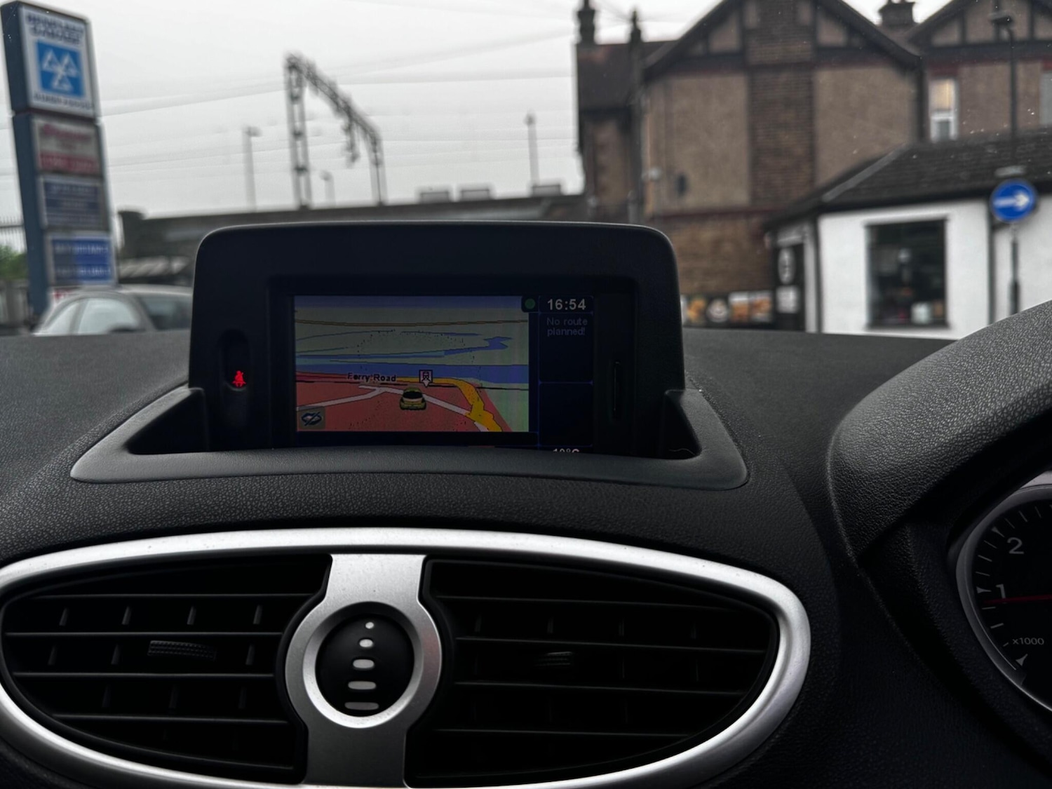 Used Renault Clio 2010 for sale - 77783177: Photo 17