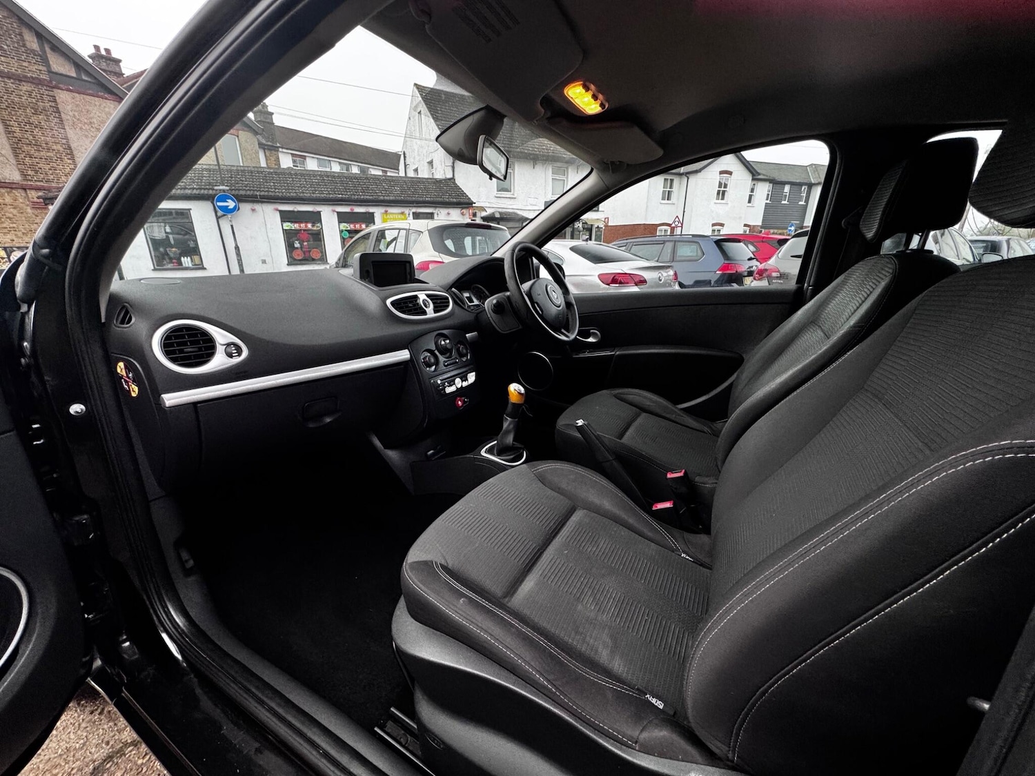 Used Renault Clio 2010 for sale - 77783177: Photo 21