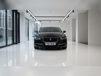Used Jaguar XE 2017 for sale - 79372191: Photo