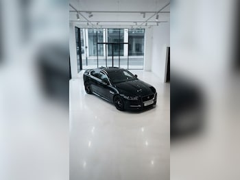 Used Jaguar XE 2017 for sale - 79372191: Photo