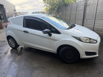 Used Ford Fiesta 2016 for sale - 79805982: Photo