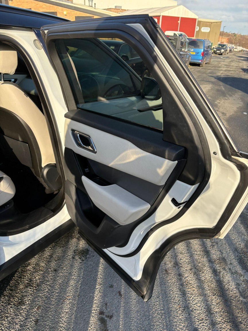 Used Land Rover Range Rover Velar 2018 for sale - 76643315: Photo 40