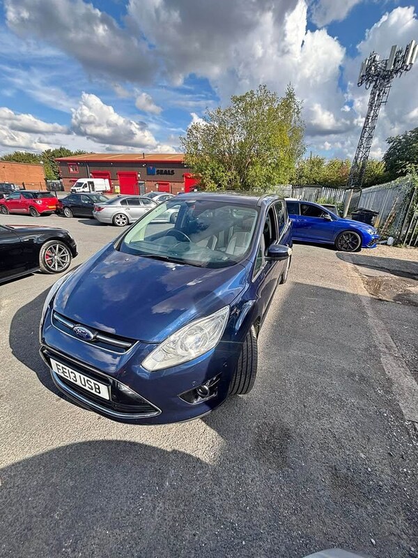Used Ford Grand C-Max 2013 for sale - 76305552: Photo 2