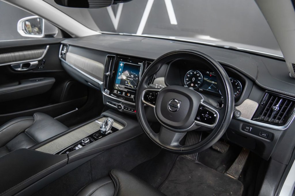 Used Volvo V90 2021 for sale - 76617787: Photo 2