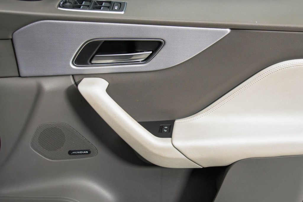 Used Jaguar F-Pace 2019 for sale - 77463740: Photo 27