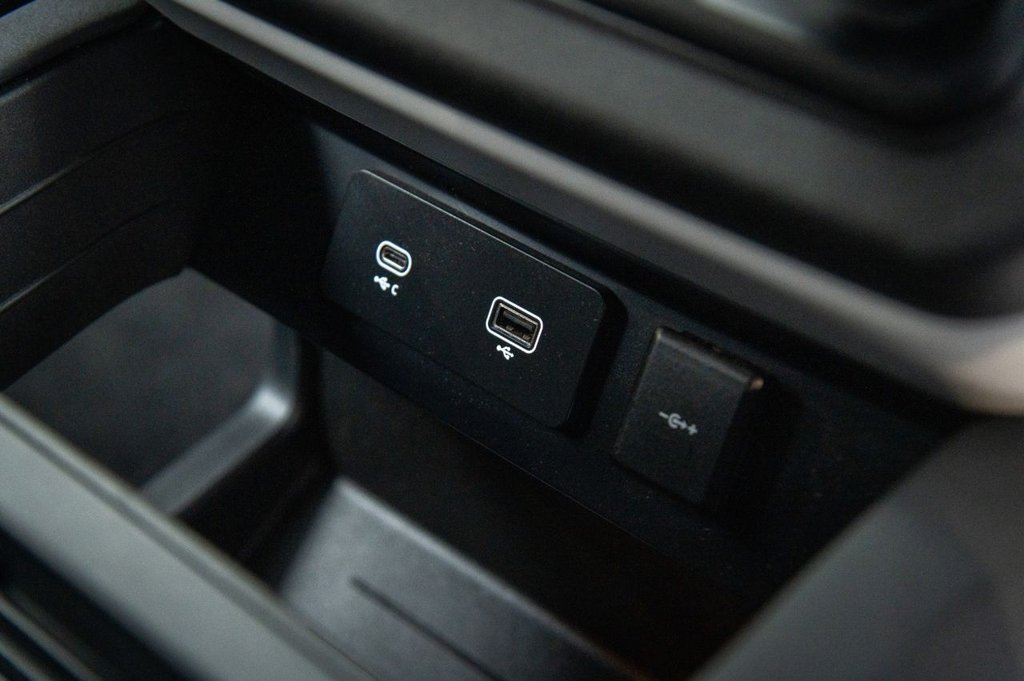 Used Land Rover Defender 2022 for sale - 76356213: Photo 24
