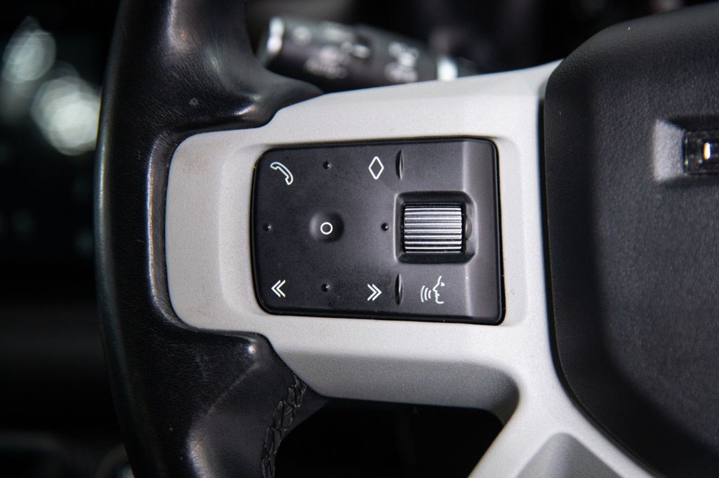 Used Land Rover Defender 2022 for sale - 76356213: Photo 33