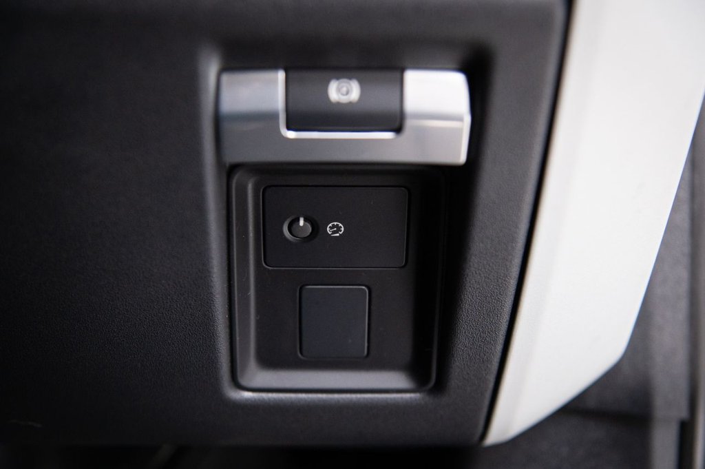 Used Land Rover Defender 2022 for sale - 76356213: Photo 34