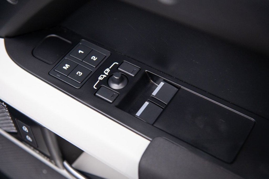 Used Land Rover Defender 2022 for sale - 76356213: Photo 36
