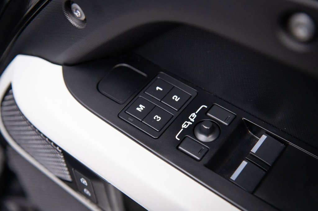 Used Land Rover Defender 2022 for sale - 76356213: Photo 37