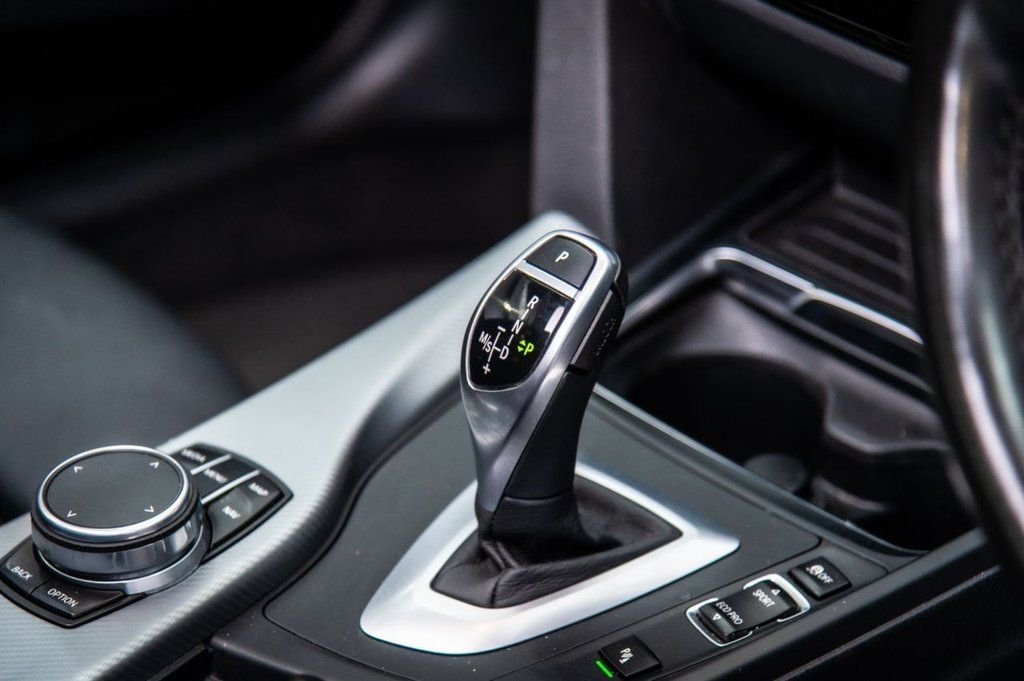 Used BMW 3 Series 2018 for sale - 77498684: Photo 21