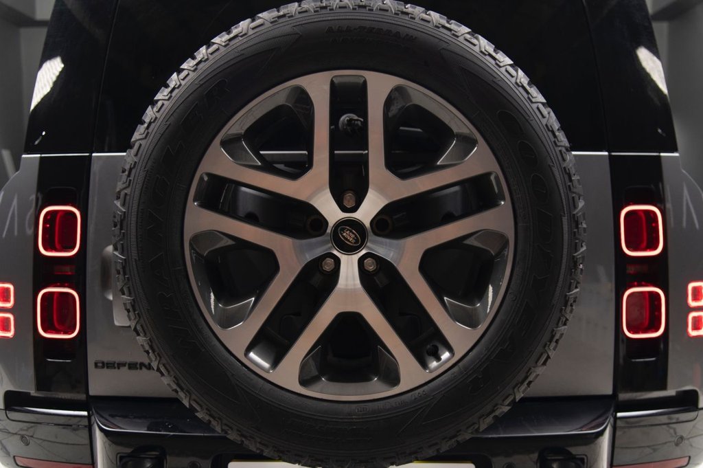 Used Land Rover Defender 2024 for sale - 76654959: Photo 12