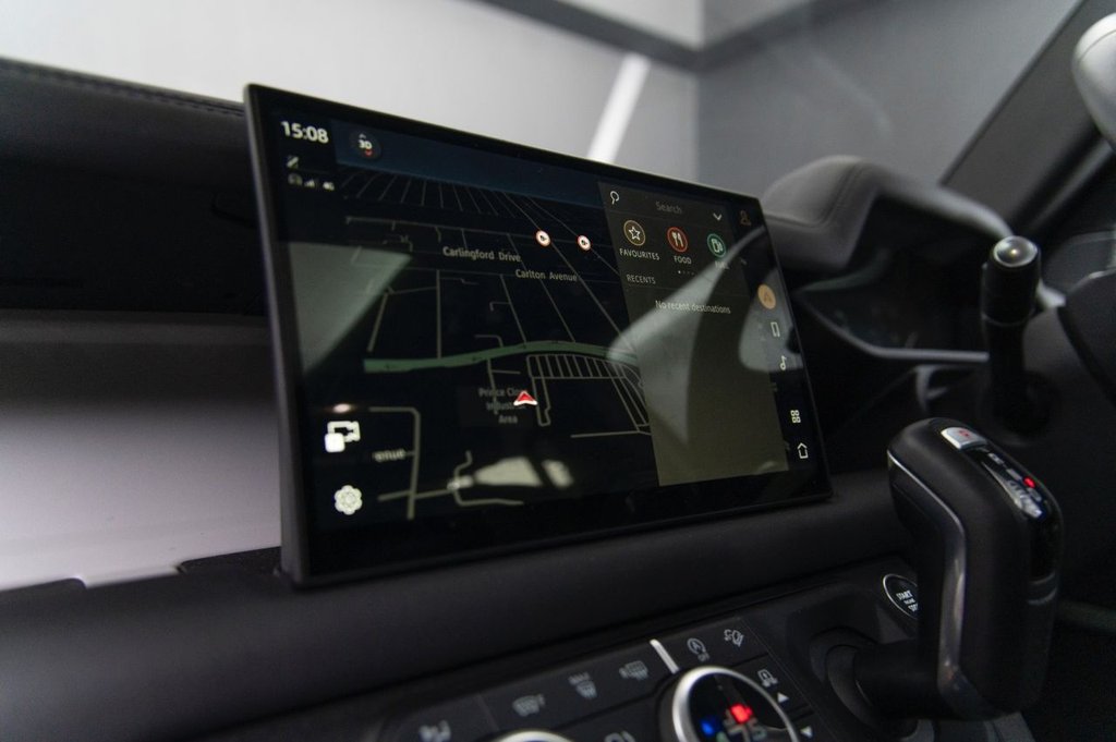 Used Land Rover Defender 2024 for sale - 76654959: Photo 17