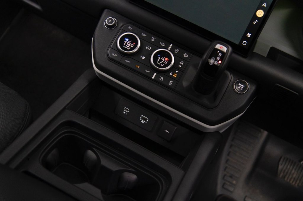 Used Land Rover Defender 2024 for sale - 76654959: Photo 33