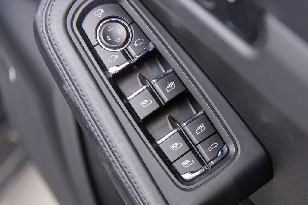 Used Porsche Macan 2021 for sale - 75986177: Photo 21