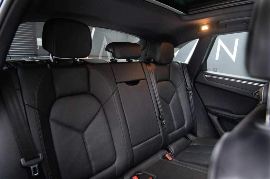 Used Porsche Macan 2021 for sale - 75986177: Photo 23