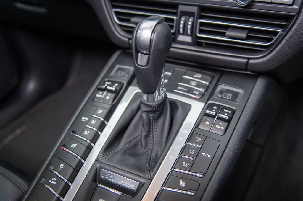 Used Porsche Macan 2021 for sale - 75986177: Photo 26