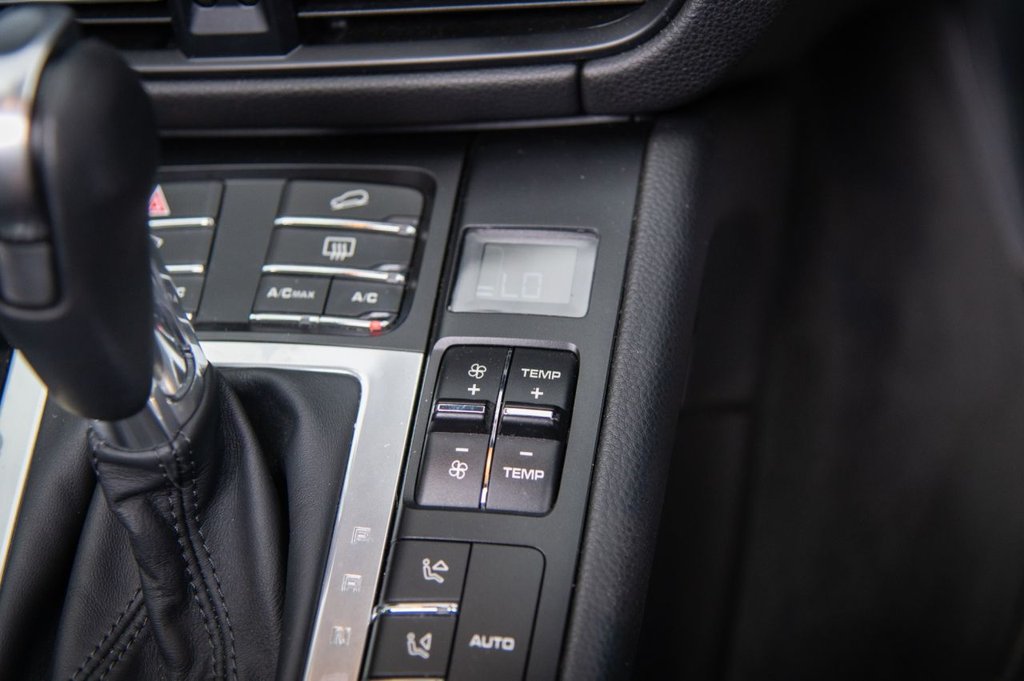 Used Porsche Macan 2021 for sale - 75986177: Photo 31