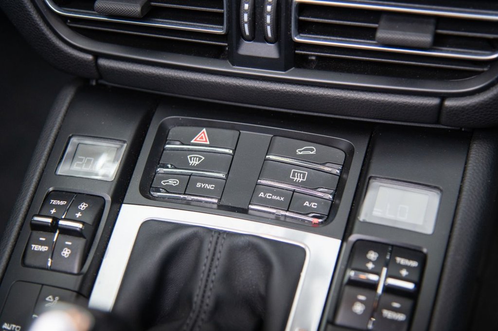 Used Porsche Macan 2021 for sale - 75986177: Photo 41
