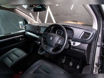 Used Peugeot Traveller 2022 for sale - 75295889: Photo