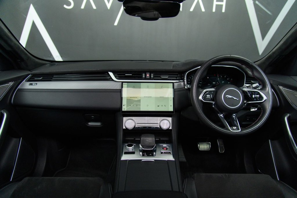 Used Jaguar F-Pace 2021 for sale - 76855207: Photo 2