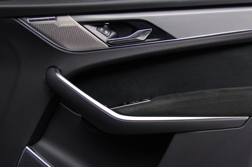 Used Jaguar F-Pace 2021 for sale - 76855207: Photo 23