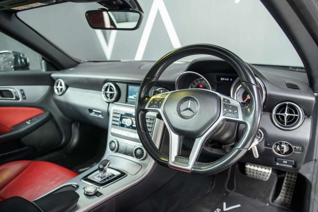 Used Mercedes-Benz SLK 2015 for sale - 77719422: Photo 2