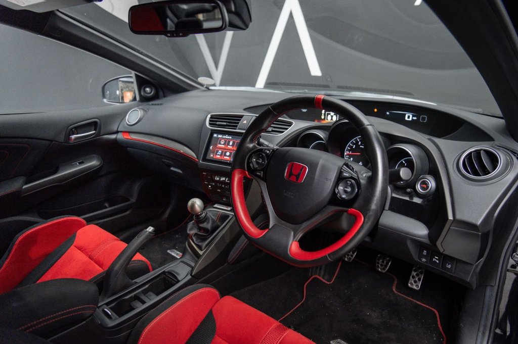 Used Honda Civic 2017 for sale - 76686151: Photo 2