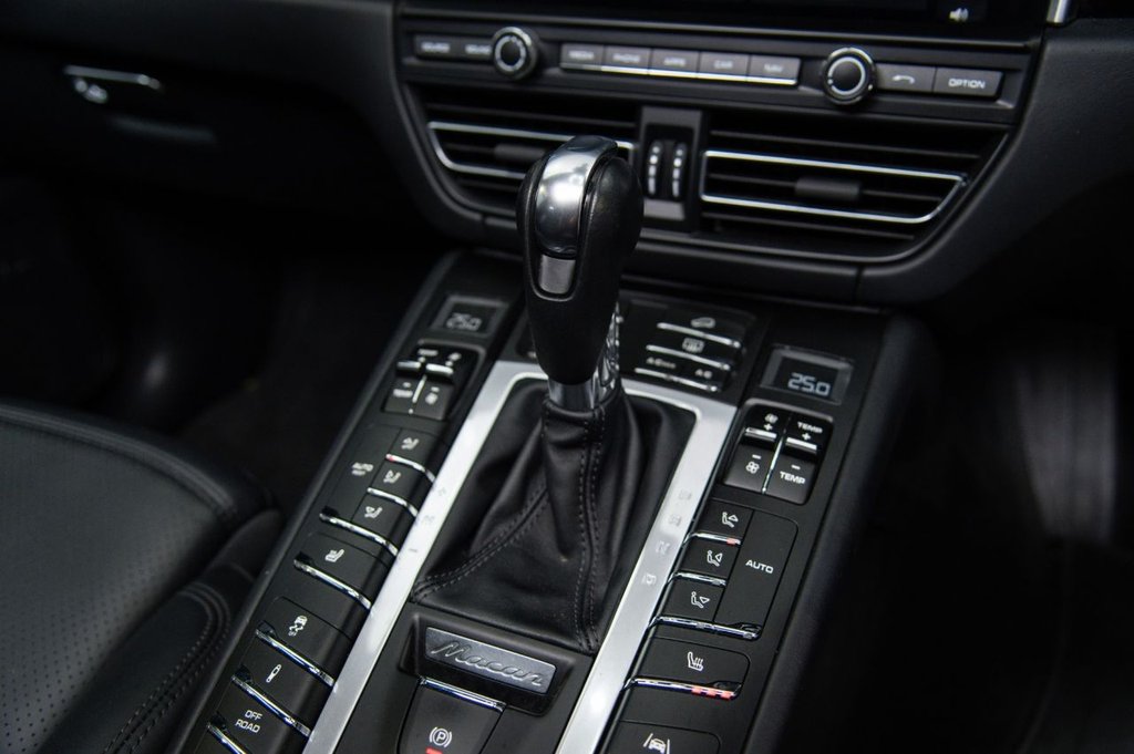 Used Porsche Macan 2021 for sale - 76291634: Photo 15