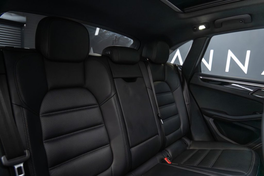 Used Porsche Macan 2021 for sale - 76291634: Photo 17