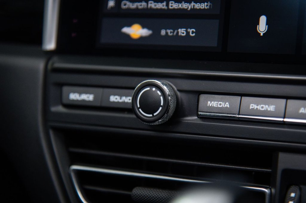 Used Porsche Macan 2021 for sale - 76291634: Photo 19